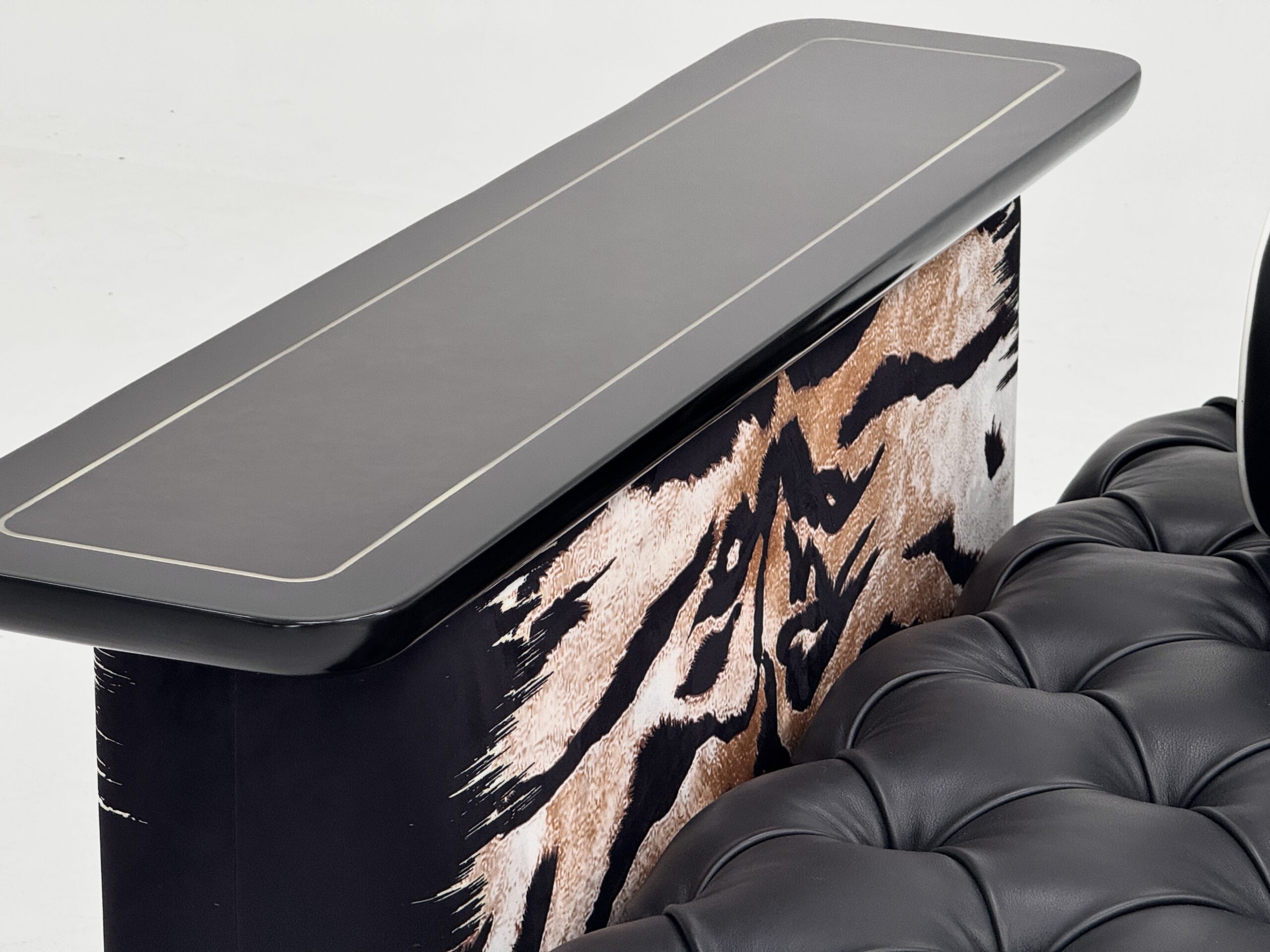 Animal print tufted leather sofa for Middle Eastern villas - Image 6