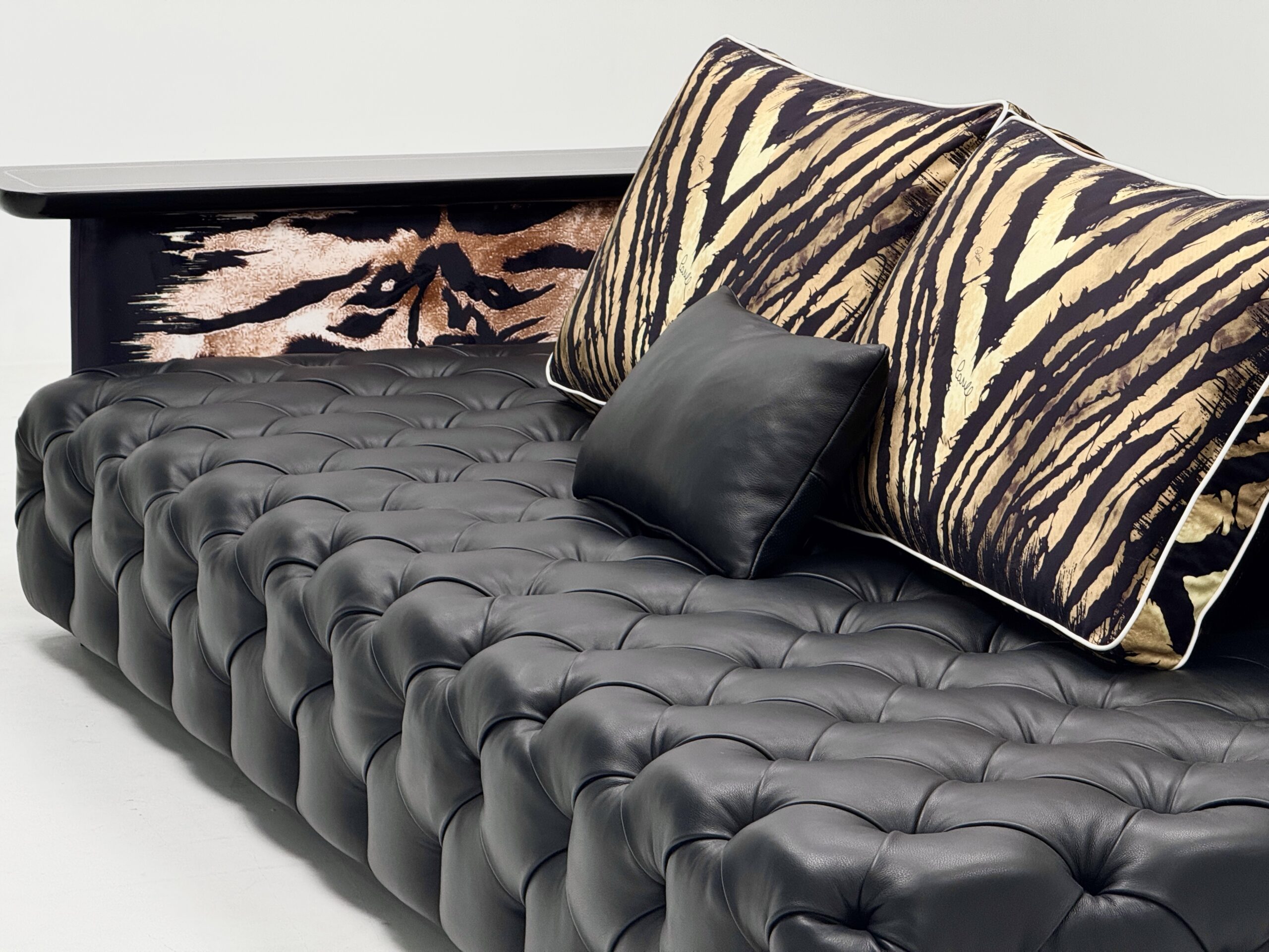Animal print tufted leather sofa for Middle Eastern villas - Image 9