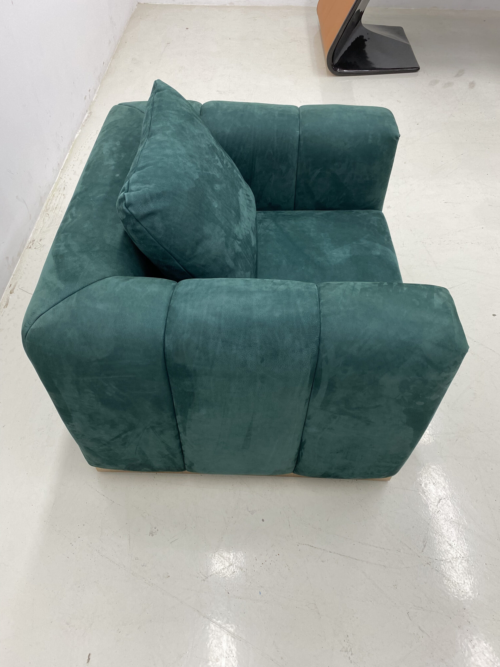 Suitable for Bay Villa velvet marble & metal base armchair - Image 5