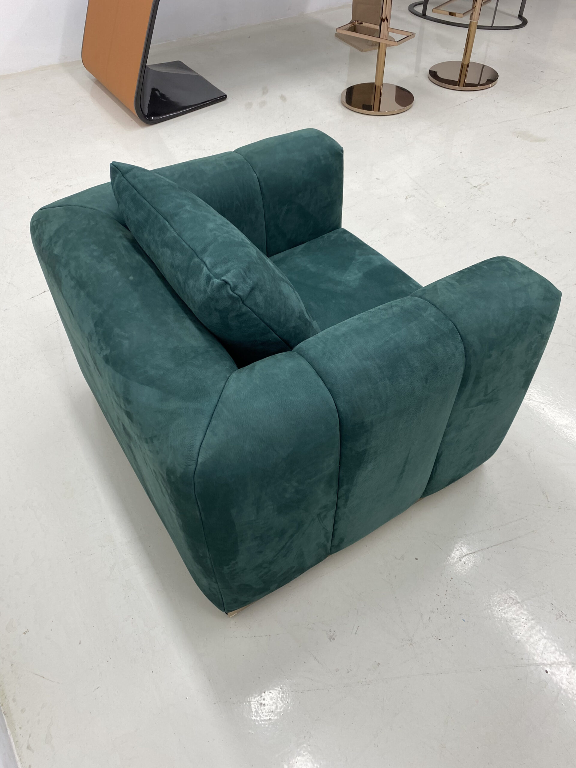 Suitable for Bay Villa velvet marble & metal base armchair - Image 6